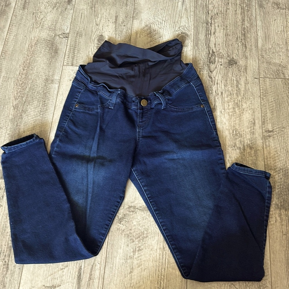 A. glow maternity jeans size 10